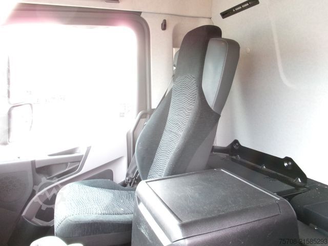 Refrigerated truck MERCEDES-BENZ 2540 Antos Kühlkoffer LBW Frigoblock