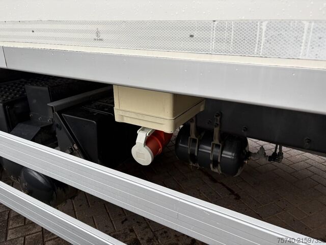 Trasporto refrigerato/congelato Volvo FM 370 + CHEREAU + CARRIER + EURO 6 + 6X2 + LIF...