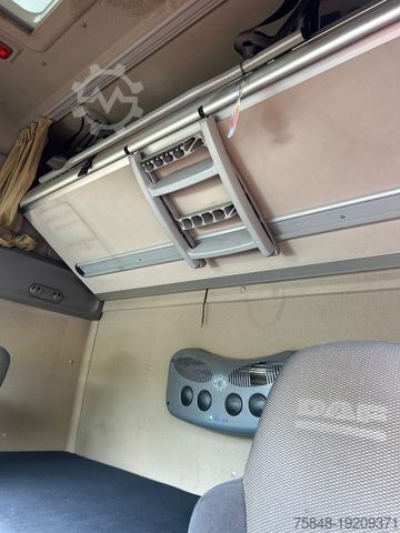 Volume trekker DAF 105.460-Euro5 EEV-Intarder-Motor läuft