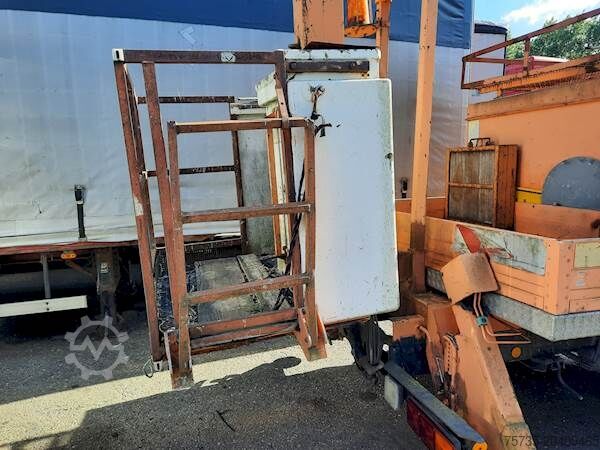 Plate-forme de levage MERCEDES-BENZ 914