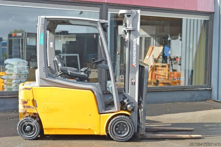 Motostivuitor Jungheinrich EFG 320