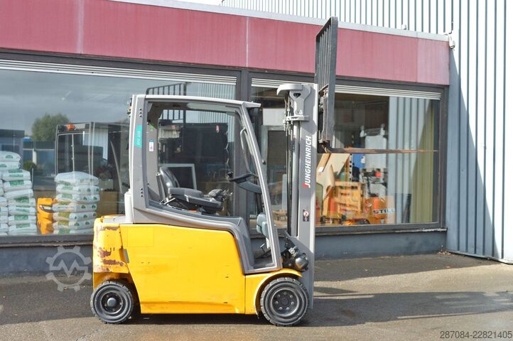 Motostivuitor Jungheinrich EFG 320