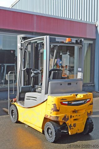 Motostivuitor Jungheinrich EFG 320
