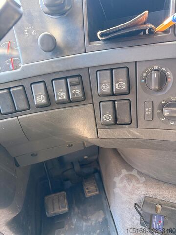 Jeřáb na nákladním automobilu Volvo FH 480 + Effer 850 6S