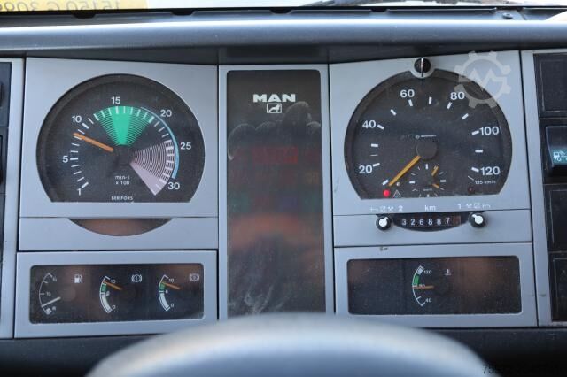 Vrachtwagen met bakwagen MAN 8.180 TACHOSCHEIBE