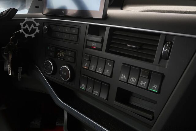 Standard-SZM Volvo FH 500 6X2/2/ FULL AIR/ DUAL CLUTCH/ WB 410/ SP...