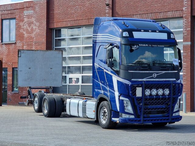 Fahrgestell mit Fahrerhaus Volvo FH 13.460 Globetrotter XL 6x2 - Chassis with lo...