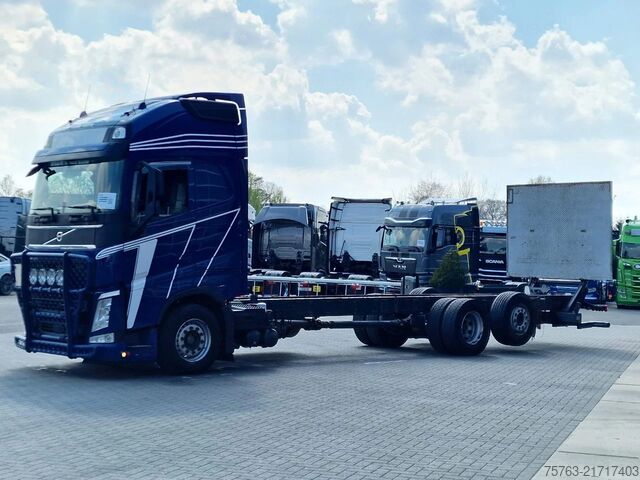 Fahrgestell mit Fahrerhaus Volvo FH 13.460 Globetrotter XL 6x2 - Chassis with lo...