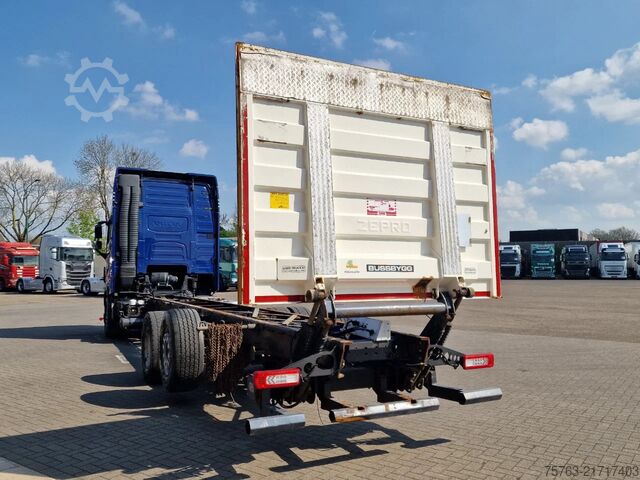 Fahrgestell mit Fahrerhaus Volvo FH 13.460 Globetrotter XL 6x2 - Chassis with lo...