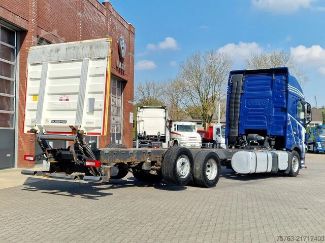 Fahrgestell mit Fahrerhaus Volvo FH 13.460 Globetrotter XL 6x2 - Chassis with lo...