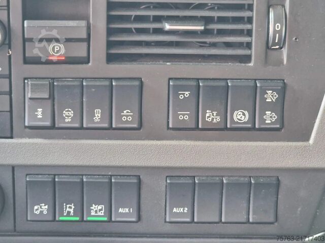 Fahrgestell mit Fahrerhaus Volvo FH 13.460 Globetrotter XL 6x2 - Chassis with lo...