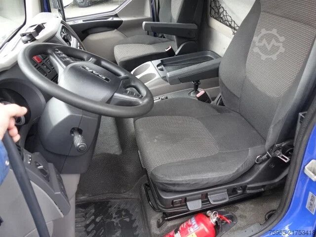 Araba taşıyıcı panelvan DAF LF 210 oprijlaadbak,airco