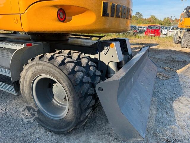 Escavadora sobre rodas LIEBHERR A912 Compact