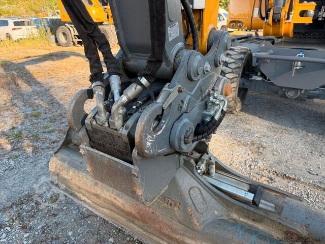 Escavadora sobre rodas LIEBHERR A912 Compact