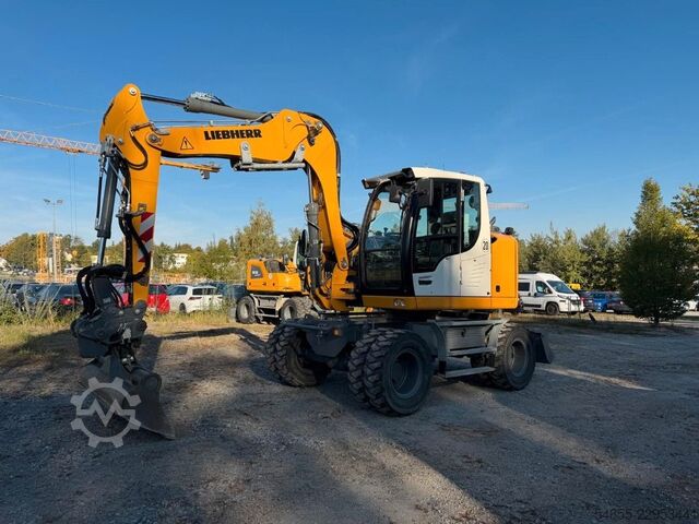Escavadora sobre rodas LIEBHERR A912 Compact