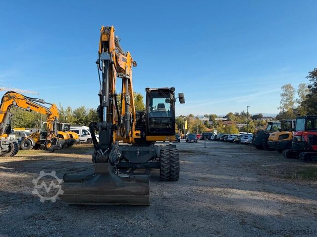 Escavadora sobre rodas LIEBHERR A912 Compact