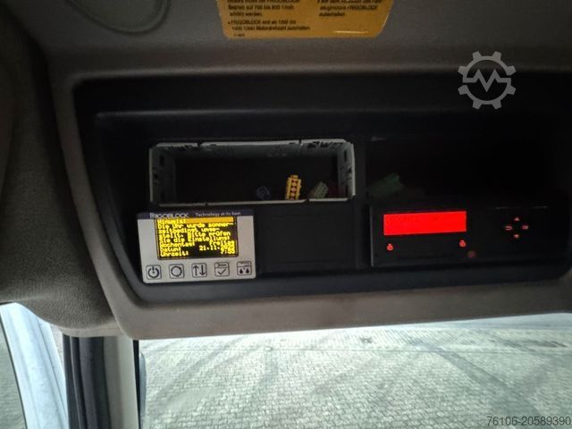 Hűtős teherautó DAF LF 16.260 Tiefkühlkoffer mit Ladebordwand