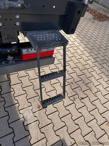 Auflieger mit Pritsche & Plane SCHWARZMÜLLER J-Serie 1530 Lang-Auflieger Edscha