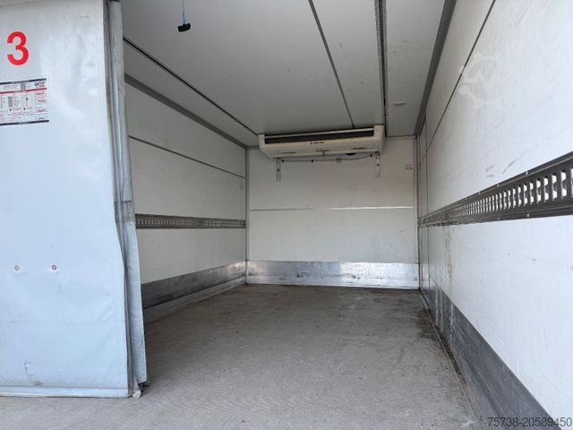 Kylskåpsbil MERCEDES-BENZ Atego 818 L Kühlkoffer+LBW/Klima/ThermoKing