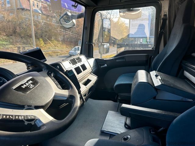 Macara montată pe camion MAN TGA 26.400 6x2 Wechselpr. KRAN 25m Seilwinde