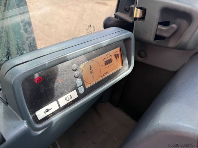 Elektrische vorkheftruck met 4 wielen Jungheinrich EFG 320 / 3289 Std.