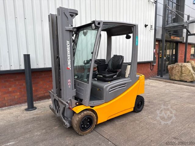 Elektrische vorkheftruck met 4 wielen Jungheinrich EFG 320 / 5176 Std.