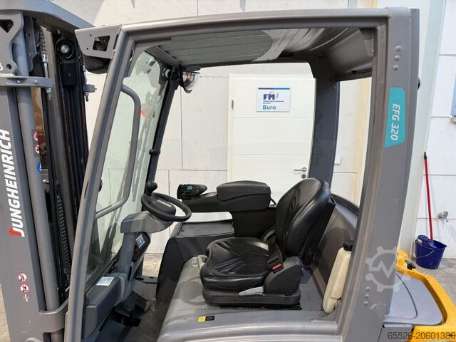 Electric 4-wheel forklift Jungheinrich EFG 320 / 5176 Std.