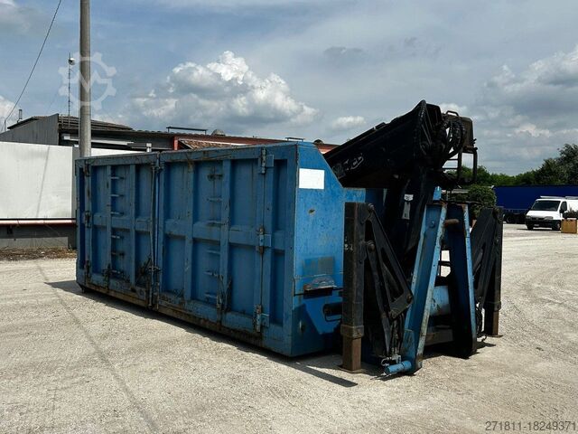 Kampós konténer CONTAINER SCARRABILE USATO A CIELO APERTO CON GRU