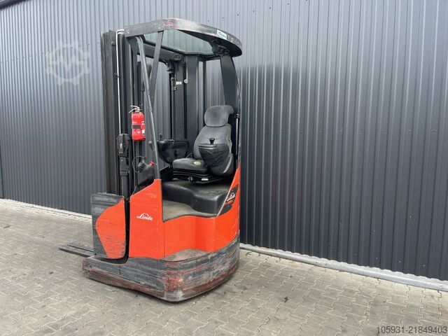 Retraktorový vozík Linde R14X-03