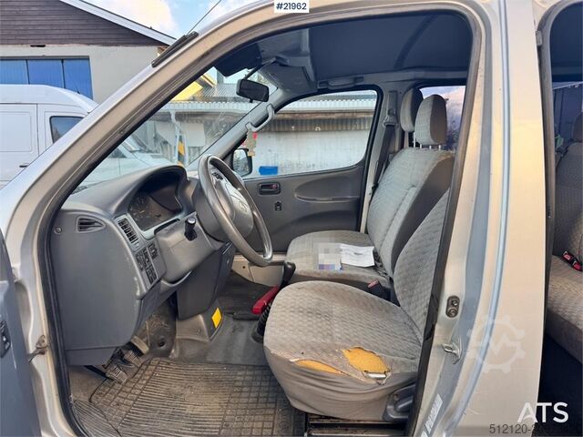 Hochdachkombi Toyota Hiace 4WD. Lots of rust. 6 seats!