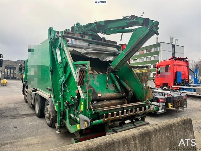Abfallsammelfahrzeug Scania P340 6x2 Refuse truck w/ Crane.