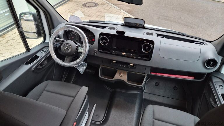 Minibuss MERCEDES-BENZ Sprinter 315 VIP Mobility 23 Airline Stock