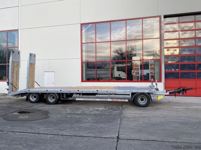 Rimorchio a pianale ribassato Möslein T 3-8,20 P VB H1 Blatt  3 Achs Tieflader mit gerader Ladefläche 8,10 m, Neufahrzeug