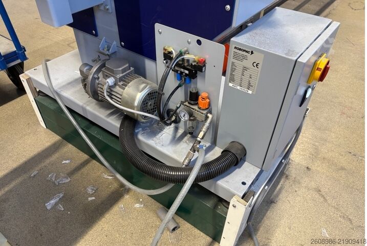 Profilcsomagoló gép Robopac + feeders Compacta 4
