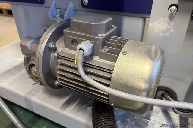 Profilcsomagoló gép Robopac + feeders Compacta 4