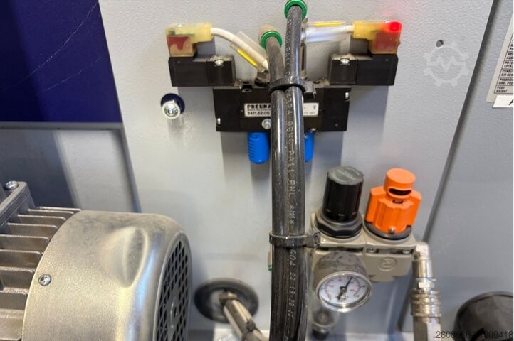 Profilcsomagoló gép Robopac + feeders Compacta 4