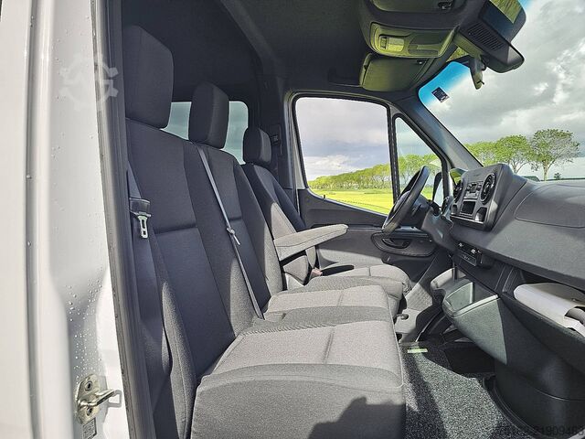 Break cu acoperiș înalt MERCEDES-BENZ SPRINTER 319 L2H2 V6 Dub Cab!