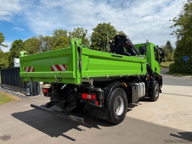 Jeřáb na nákladním automobilu IVECO AD200X40 4x2 Kipper KRAN 12m Funk Greifer AHK