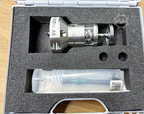 Vertikalt CNC-bearbetningscenter KONDIA Heidenhain TNC 530 A-6 und A-10 IKZ + Zubehör