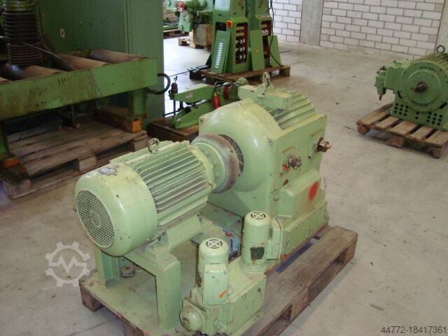 Υδροστατική μετάδοση συνεχώς μεταβαλλόμενη Böhringer 3 C 89 ZF / D 68