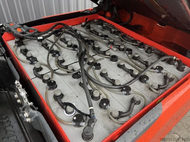 Elektrický 3kolový vysokozdvižný vozík Linde E16L-02