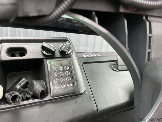 Electric 4-wheel forklift Still RX60-35