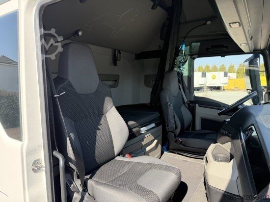 Standard SZM MAN TGX 18.470  MAN TIPMATIC  EURO 6 RETARDER