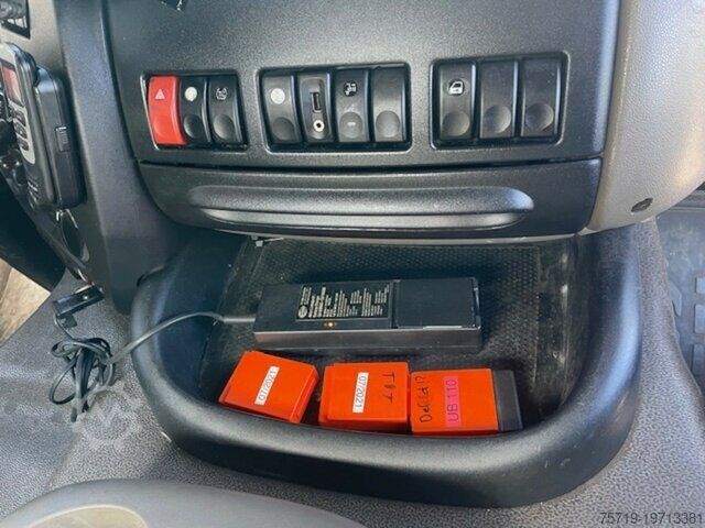 Autospecială de gunoi DAF 85.460 + Kraker Waalking Floor/Kran