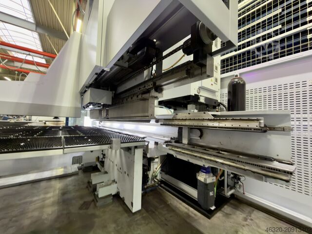 Automatische Schwenkbiegemaschine - 4 mm TRUMPF TruBend Center 7030