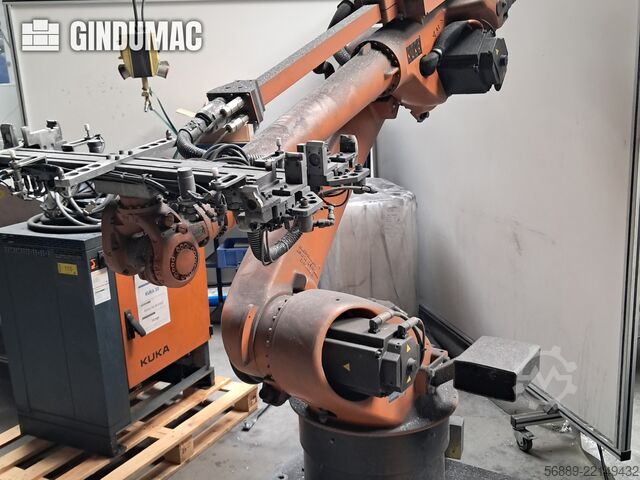 KUKA KR 30L16-2 s řídicí jednotkou KRC 4 KUKA KR 30L16-2 mit KRC 4
