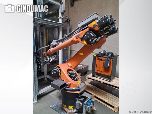 KUKA KR 30L16-2 s řídicí jednotkou KRC 4 KUKA KR 30L16-2 mit KRC 4