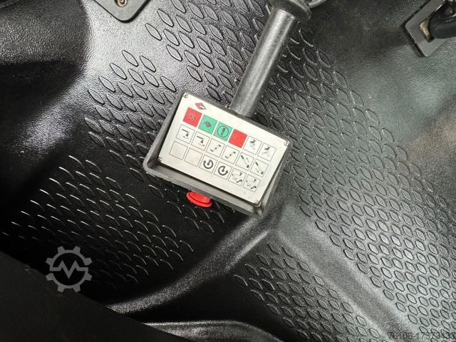 Autocamion cu platformă de lucru IVECO Daily 35S14 Hubarbeitsbühne Versalift 11,2 Meter