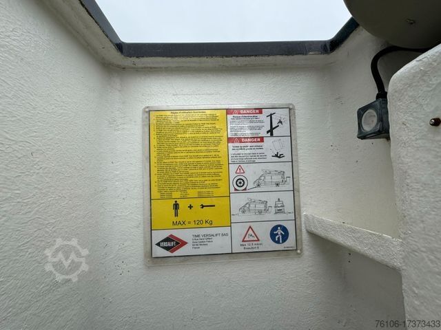 Autocamion cu platformă de lucru IVECO Daily 35S14 Hubarbeitsbühne Versalift 11,2 Meter