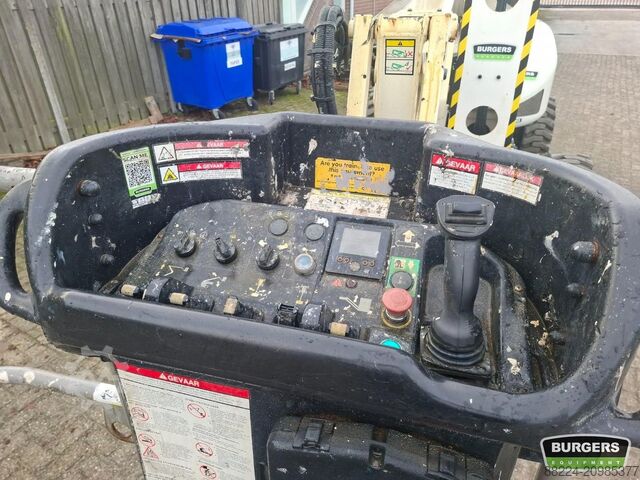 Mafsallı teleskopik çalışma platformu Niftylift HR17 Hybrid